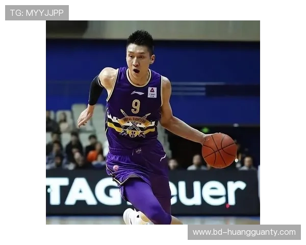 孙悦家里那个篮球场，比我家客厅还大