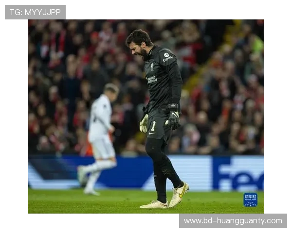 维尼修斯爆发背后：本泽马如何激活皇马边锋体系