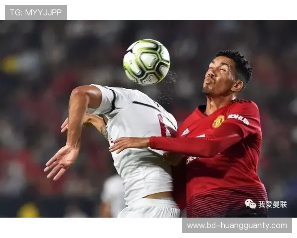 天气中断比赛后，裁判如何决定是否重赛或延续？