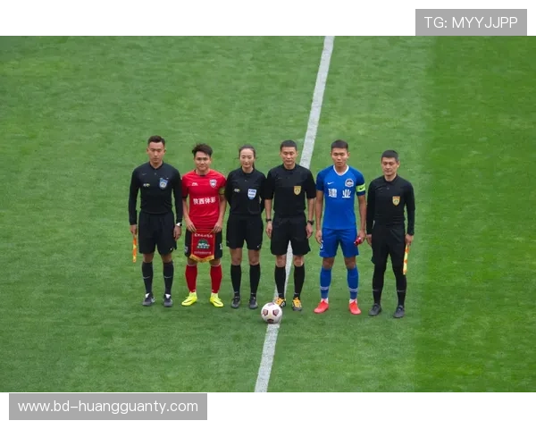 扩大身体面积在足球手球规则中为何仍难判定为犯规？