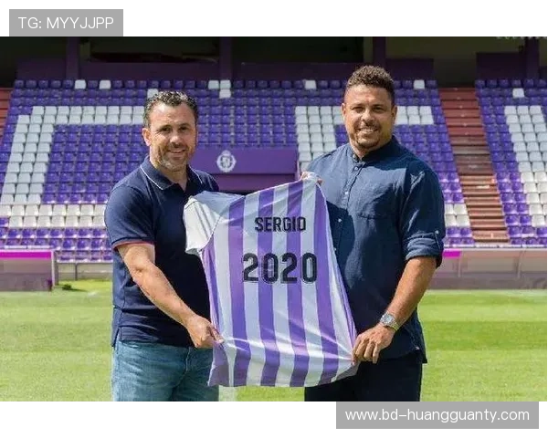 瓦伦西亚球迷抗议持续，俱乐部运营面临考验，管理层压力增加